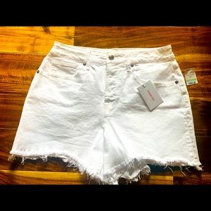 NWT Good American White cutoff shorts high rise 8